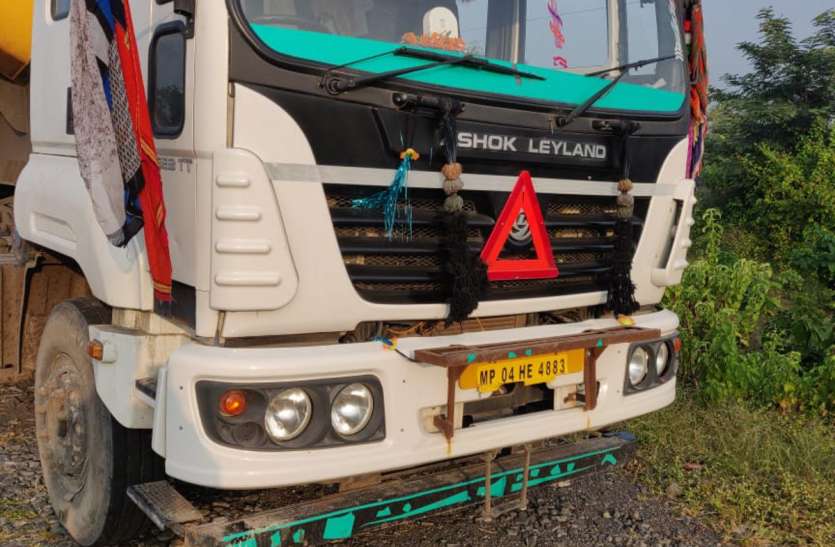 कंटेनर ने मारी टक्कर,मौके पर मौत पढ़े, साली को रेलवे स्टेशन छोडऩे जा रहे जीजा को कंटेनर ने मारी टक्कर मौके पर मौत