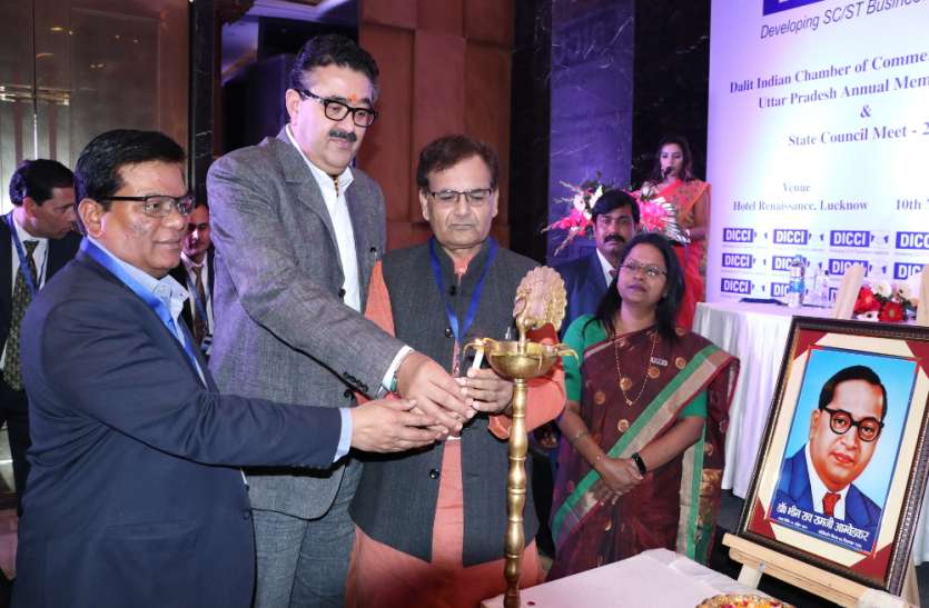 दलित आर्थिक रुप से सशक्त हो रहा हैं 50 हजार दलित रोजगार से जुडे़ -डा0 निर्मल दलित आर्थिक रुप से सशक्त हो रहा हैं 50 हजार दलित रोजगार से जुडे़ -डा0 निर्मल