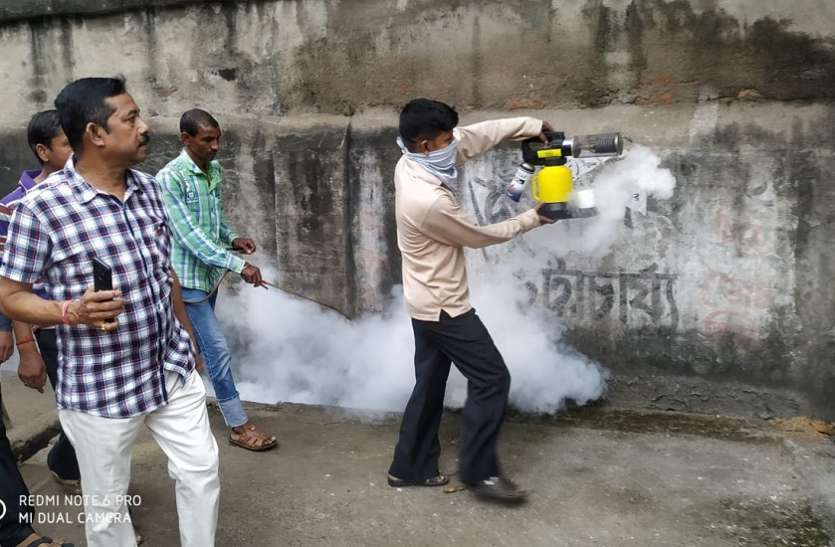 हावड़ा में डेंगू से तीन लोगों की मौत के बाद भी निगम ने नहीं लिया सबक हावड़ा में डेंगू से तीन लोगों की मौत के बाद भी निगम ने नहीं लिया सबक