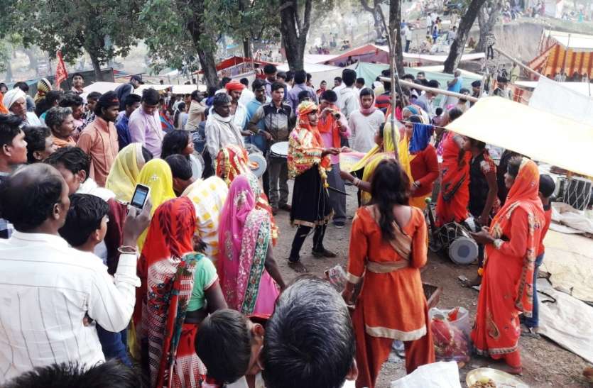 यहां लगता है भूतों का मेला यहां लगता है भूतों का मेला