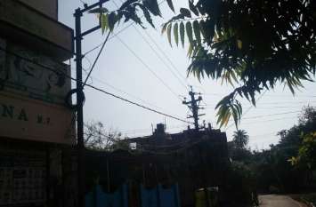 Tension has become a tension line for city dwellers Hightening line poses danger: शहरवासियों के लिए हाइटेंशन लाइन बनी टेंशन, हादसों के बाद भी नहीं चेती कंपनी