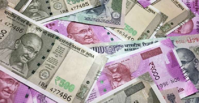आपकी इस आदत से तेजी से नष्ट हो सकता है धन, ना करें ये भूल