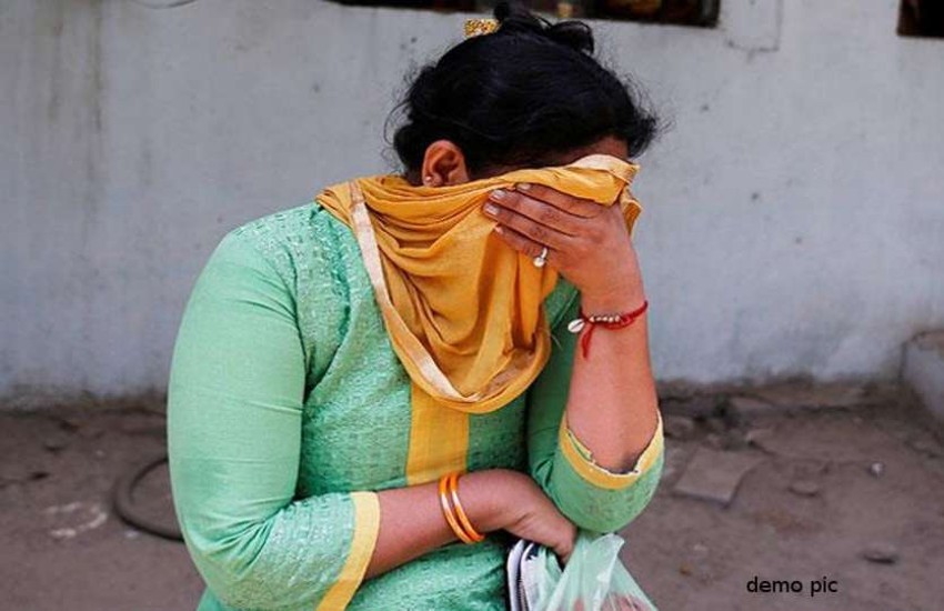Rape and molested with widow woman by daughter's friend | पहले बेटी से की  दोस्ती फिर उसकी विधवा मां को शादी का झांसा देकर किया दुष्कर्म | Patrika News