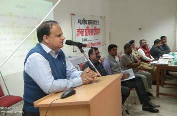 'The election history of the district is good, so the polling party ne ‘जिले का चुनावी इतिहास अच्छा, इसलिए पोलिंग पार्टी को घबराने की जरूरत नहीं’