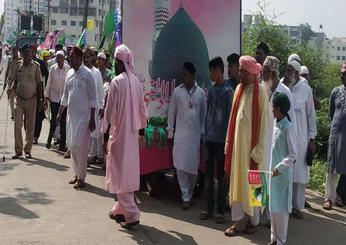 Birthday of Prophet Mohammad: तिरंगा के साथ निकला ईद का जुलूस जुलूस