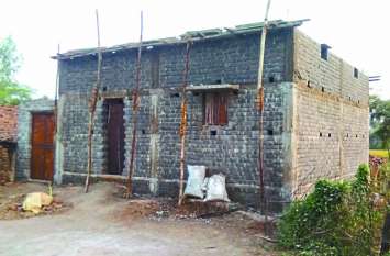 Prime Minister's Housing - Fund not getting from Central Government मोदी जी, केंद्र से नहीं मिल रहा फंड, मकान बनाने में टूट रही गरीबों की कमर