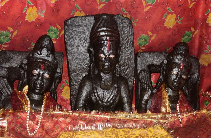 सुअरलोट की शैलचित्रों में है सीताहरण की कहानी, कोरबा में भी मर्यादा पुरुषोत्तम राम के वनवास से जुड़ी कथाएं... सुअरलोट की शैलचित्रों में है सीताहरण की कहानी, कोरबा में भी मर्यादा पुरुषोत्तम राम के वनवास से जुड़ी कथाएं...