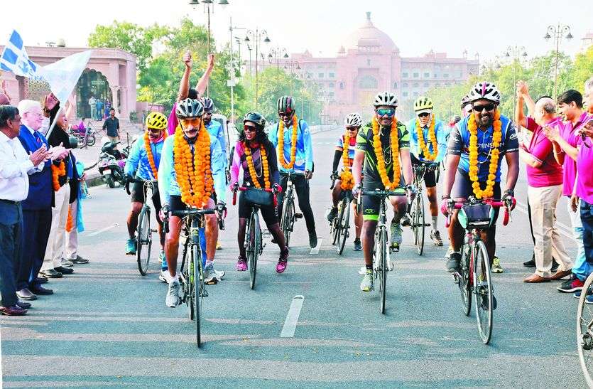 कौन सा संदेश लेकर कच्छ से आई सेना की टीम जयपुर, जानिए कौन सा संदेश लेकर कच्छ से आई सेना की टीम जयपुर, जानिए