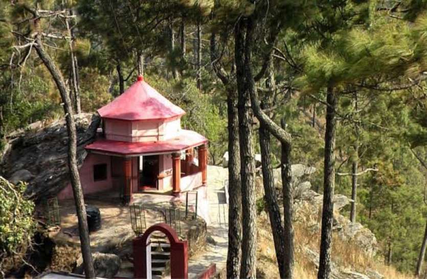 kasar_devi.jpg इस देवी मंदिर की शक्ति देख NASA के वैज्ञानिक भी हैं हैरान, रहस्य उड़ा रखी है नींद