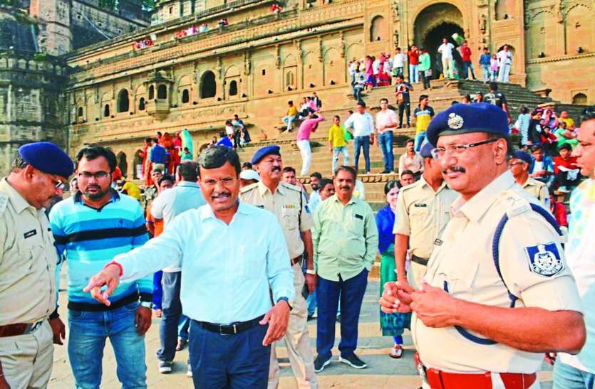 आज मां रेवा की आरती से होगा निमाड़ उत्सव का शंखनाद आज मां रेवा की आरती से होगा निमाड़ उत्सव का शंखनाद