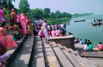 Youth dies due to drowning महानदी में कार्तिक स्नान करने गए थे कुछ दोस्त, कुछ देर बाद हुआ कुछ ऐसा, फिर पसर गया सन्नाटा