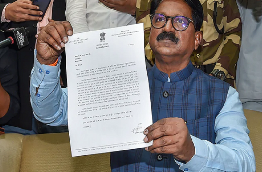 gg.png राष्ट्रपति ने स्वीकार किया सावंत का इस्तीफा, जावड़ेकर को मिला प्रभार