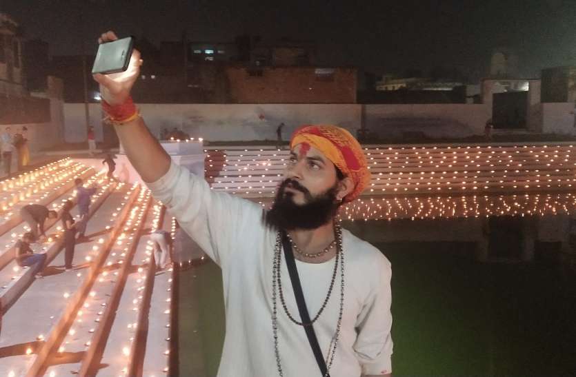 देव दीपावली पर दिखा अयोध्या में सब शांति शांति है देव दीपावली पर दिखा अयोध्या में सब शांति शांति है