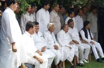 this person from yadav family admitted to saifai medical university यादव परिवार से बिगड़ी इनकी तबियत, सांस लेने में परेशानी