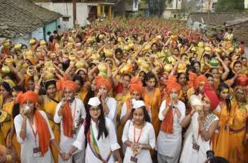 Saint congregation debut तुलसी कलश के साथ निकली हजारों महिलाएं