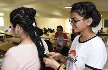 Medical student decorated hair मेडिकल स्टूडेंट ने सजाए बाल