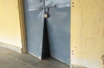 Gold-silver parasol stolen from temple in Lalsot भांडारेज में बालिका स्कूल के ताले तोड़ रिकॉर्ड खंगाला, लालसोट में मंदिर से सोने-चांदी के छत्र चोरी