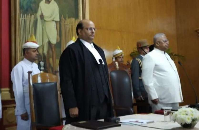 justice rafiq न्यायमूर्ति रफीक ने मेघालय उच्च न्यायालय के मुख्य न्यायाधीश के रूप में शपथ ली