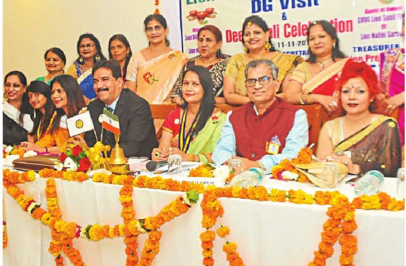 activity एक्टिीविटी के साथ गेम्स खेलकर किया एजॉय