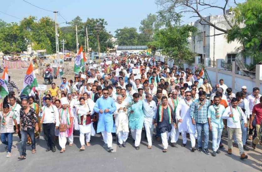 Gujrat News : फसल बीमा सहित किसानों के मुद्दे पर कांग्रेस आक्रामक Gujrat News : फसल बीमा सहित किसानों के मुद्दे पर कांग्रेस आक्रामक