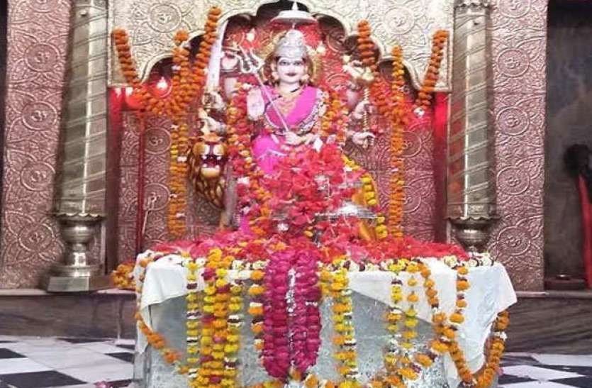 devipatan1.jpg इस पवित्र मंदिर के कुंड में स्नान करने से मिल जाती है पाप और बीमारियों से मुक्ति
