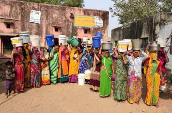 Drinking water crisis in winter सर्दी में भी बरकरार पेयजल संकट
