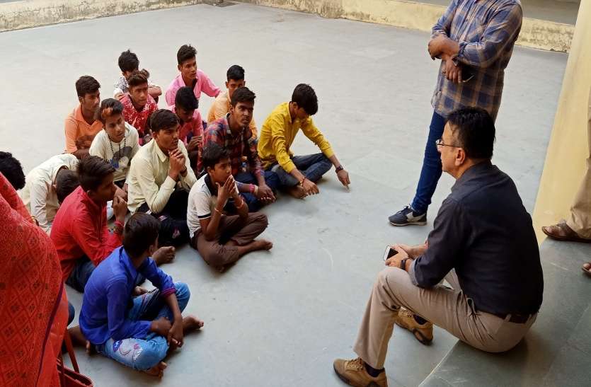 छात्रावास के अंदर छात्र की मौत, हत्या या हादसा पीएम रिपोर्ट में होगा खुलासा