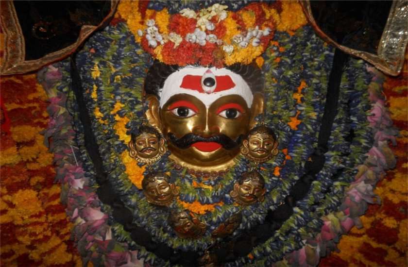 जानें सबके कष्टों को हरने वाले बाबा काल भैरव के जन्म का अद्भूत रहस्य