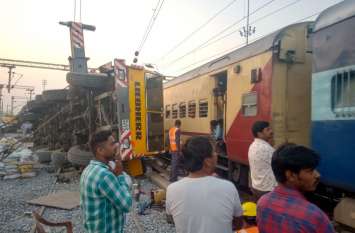 latest update of train accident नहीं उठा पाए क्रेन को, रेल कर्मियों ने काटना किया शुरू, जांच के लिए बनाई 4 सदस्यीय टीम