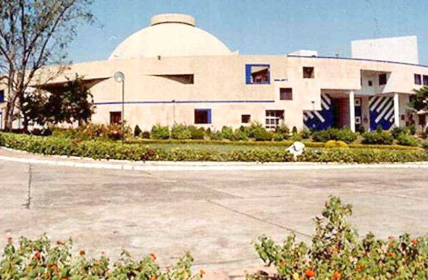 589.jpg फैसला आने के बाद मध्यप्रदेश में कई मंत्रियों और विधायकों की जा सकती है कुर्सी!