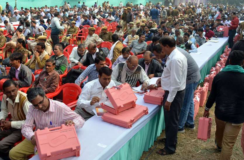 5109 पुरुष और 2832 महिलाएं हैं मैदान में, जानें पूरे निकाय चुनाव के आंकड़े 5109 पुरुष और 2832 महिलाएं हैं मैदान में, जानें पूरे निकाय चुनाव के आंकड़े