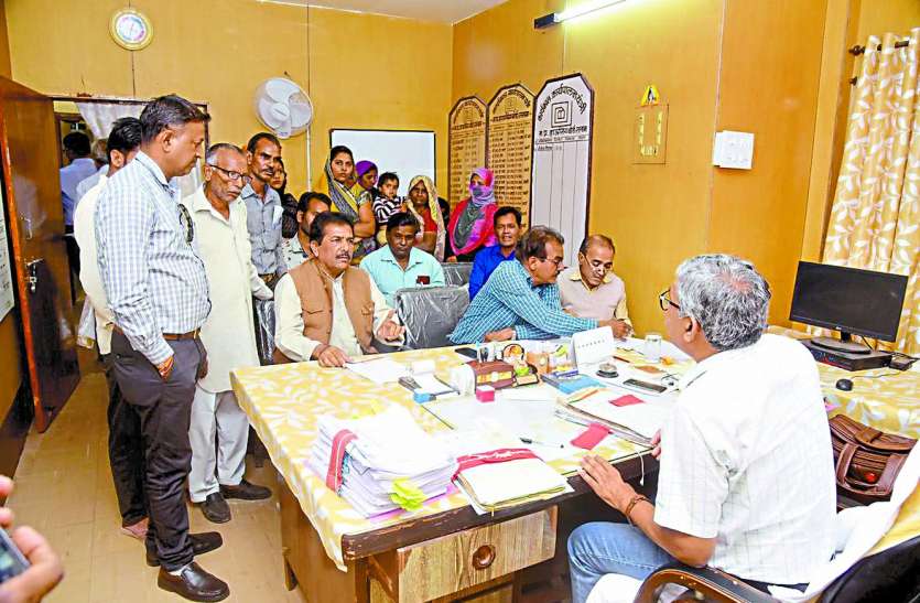 आंदोलन की चेतावनी: भाजपा पार्षद ने कार्यपालन यंत्री को पत्र देकर समस्याएं बताई आंदोलन की चेतावनी: भाजपा पार्षद ने कार्यपालन यंत्री को पत्र देकर समस्याएं बताई