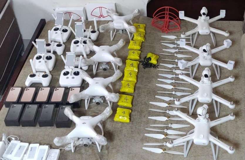 drones seized दिल्ली हवाई अड्डे पर सख्त पहरा, ड्रोन की सबसे बड़ी खेप जब्त