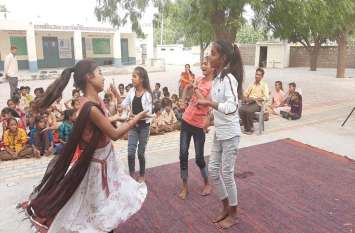 celebrated children's day in children's meetings बाल सभाओं में किया चाचा को याद, मनाया बाल दिवस