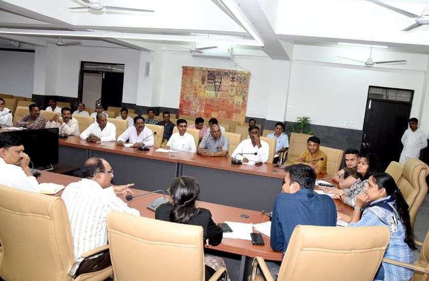 ratlam standing committee meeting VIDEO जिला स्तरीय स्टैंडिंग कमेटी की बैठक संपन्न