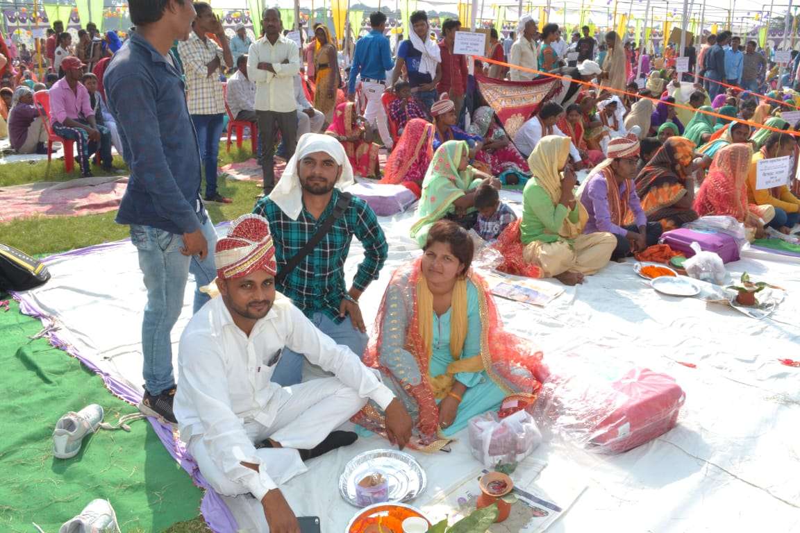 जब यहां अधिकारी व नेता बने घराती-बराती