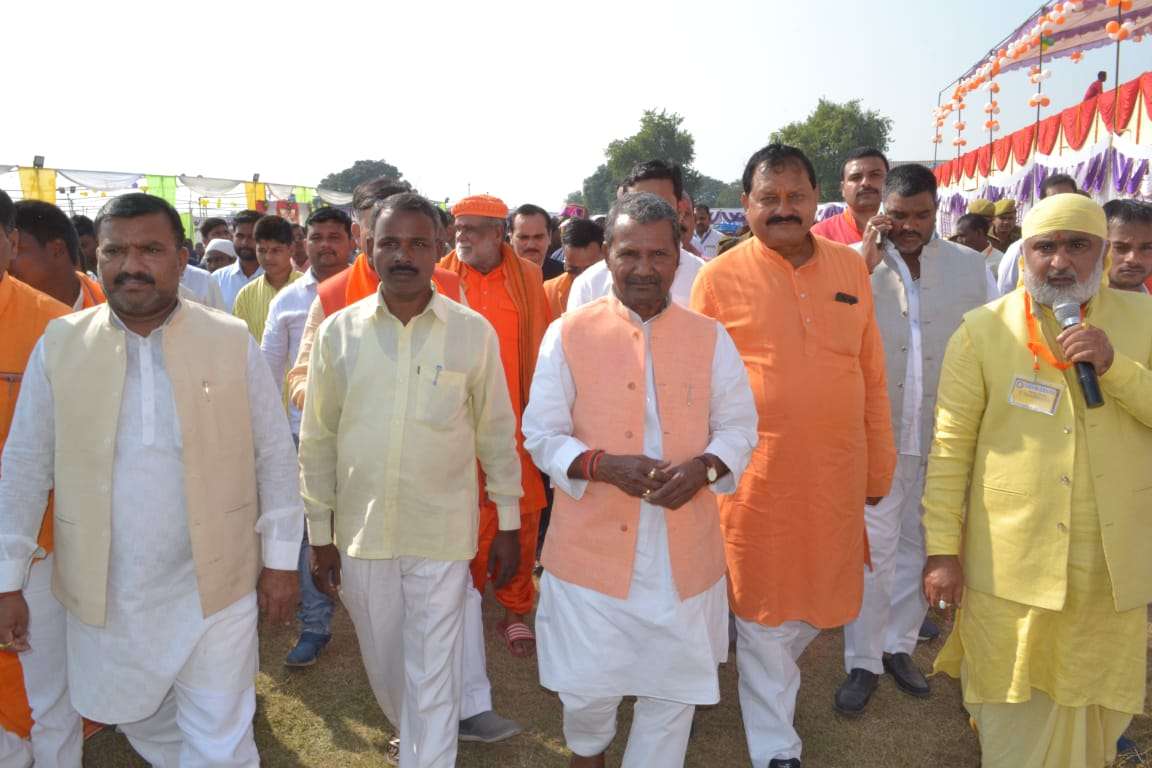 जब यहां अधिकारी व नेता बने घराती-बराती