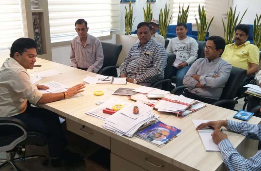 कलेक्टर ने की समर्थन मूल्य पर धान उपार्जन की तैयारियों की समीक्षा कलेक्टर ने की समर्थन मूल्य पर धान उपार्जन की तैयारियों की समीक्षा