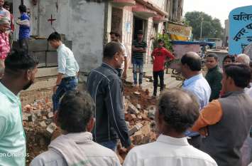 negligence of administration in city प्रशासनिक अनदेखी का शिकार हुआ शहर, नेता भी चुप
