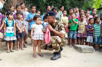 Northeast India News: CISF Soldier Opened Roti Kapda Bank In Assam CISF जवान ने समाज सेवा के लिए खोजा अनोखा तरीका, यूं बना गरीबों का मसीहा