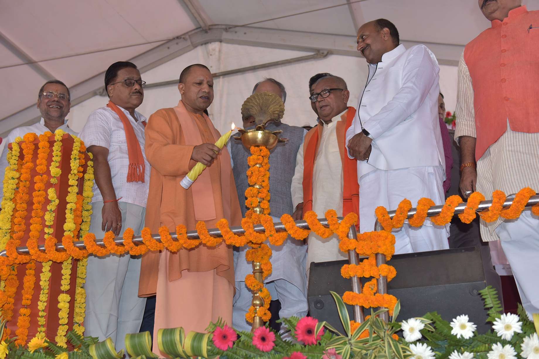 सीएम योगी आदित्यनाथ का ऐलान, अगले साल यहां होगी नौकरियों व रोजगार की भरमार