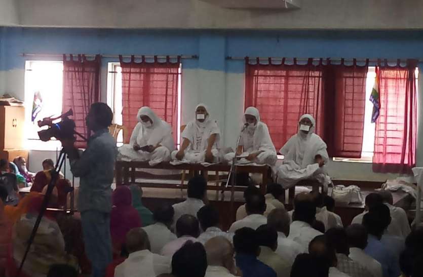 तीर्थंकर प्रभु की आराधना से कर्मों की निर्जरा होती है-साध्वी डॉ.कुमुदलता तीर्थंकर प्रभु की आराधना से कर्मों की निर्जरा होती है-साध्वी डॉ.कुमुदलता