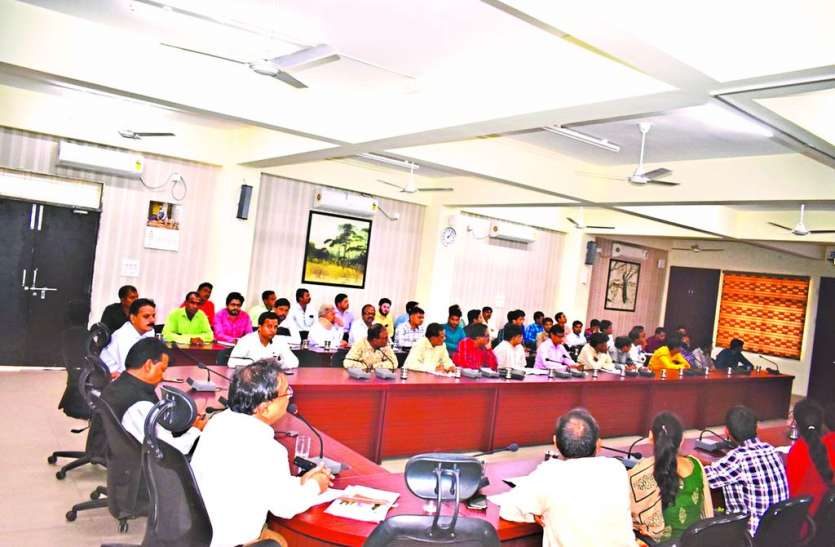 संबल और पेंशन में अपात्रों के सामने आने के बाद अब राशन कार्डों का होगा सत्यापन संबल और पेंशन में अपात्रों के सामने आने के बाद अब राशन कार्डों का होगा सत्यापन