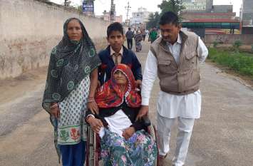 26.71 percent voting in Hanumangarh till 10 am हनुमानगढ़ में सुबह दस बजे तक 26.71 प्रतिशत हुआ मतदान