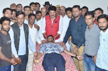 mla rajkumar news राजस्थान के इस नेता के जन्मदिन पर युवा दे रहे रक्त, दिखा रहे उत्साह
