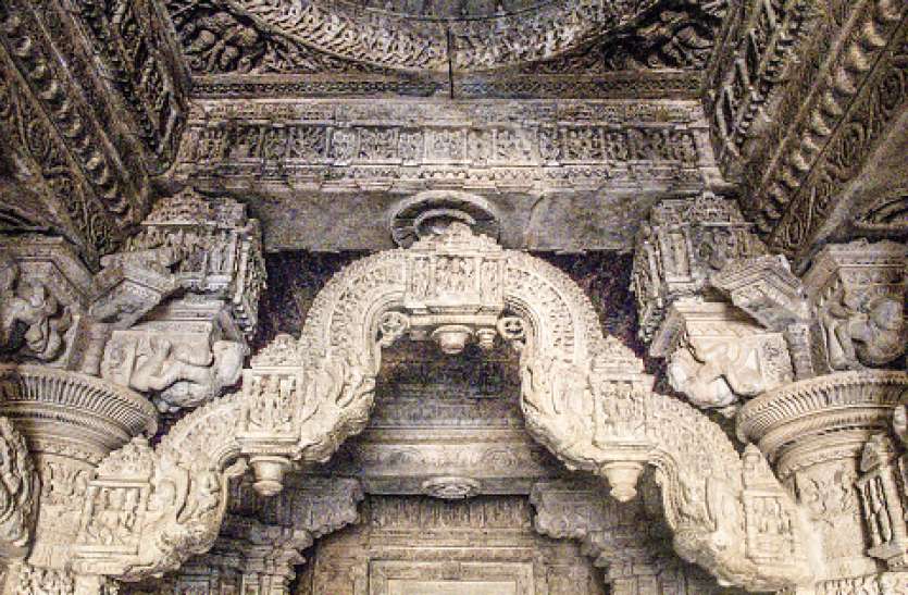 sas_bahu_temple1.jpg 1100 साल पुराना है 'सास-बहू मंदिर', नहीं है एक भी भगवान की प्रतिमा