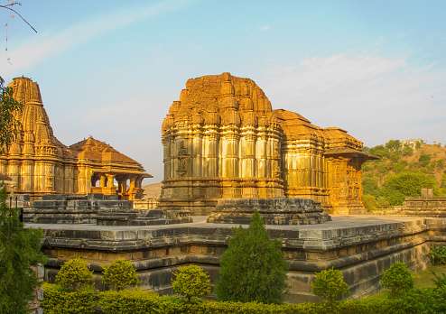 sas_bahu_temple2.jpg
