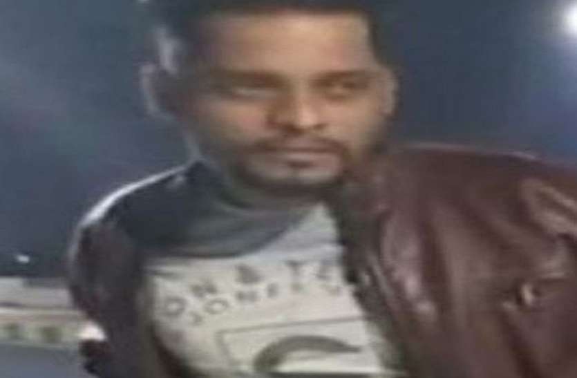 murder : पुलिस का दावा, पुरानी रंजिश में की गई हत्या murder : पुलिस का दावा, पुरानी रंजिश में की गई हत्या