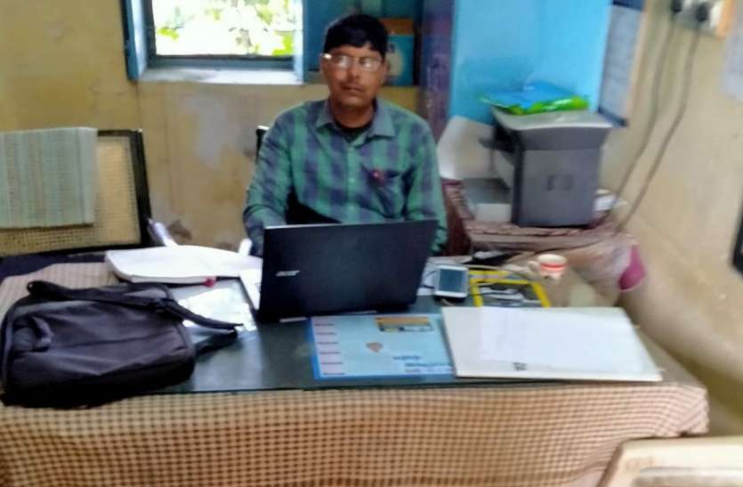 विद्यार्थियों के भविष्य में बाबूगिरी का 'अंधेरा विद्यार्थियों के भविष्य में बाबूगिरी का 'अंधेरा