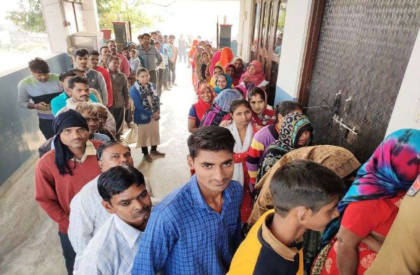 Rajasthan Nikay Chunav 2019 Voting Live Updates शहर की सरकार चुनने के लिए मतदाताओं में खासा उत्साह, सुबह 9 बजे तक मतदान केन्द्रों पर लगी कतारें, पढ़ें Live Updates